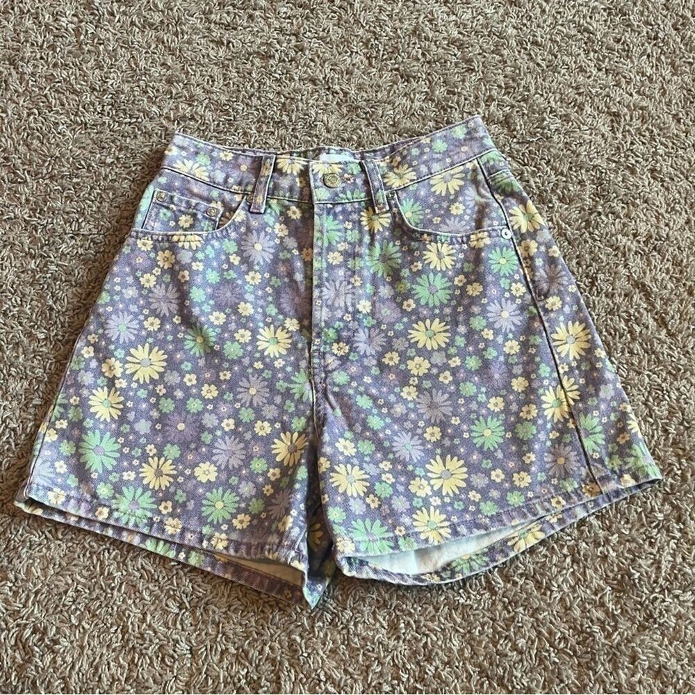 Zara high waist floral denim jean shorts - Picture 2 of 8